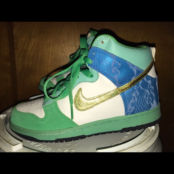 Green blue and yellow Hi-top Nike - Picture 2 of 8